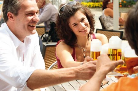 Gebraut nach dem traditionellen deutschen Reinheitsgebot und frisch gezapft: So schmeckt es auch mit 0,0 Prozent Alkohol. Alkoholfreies Bier