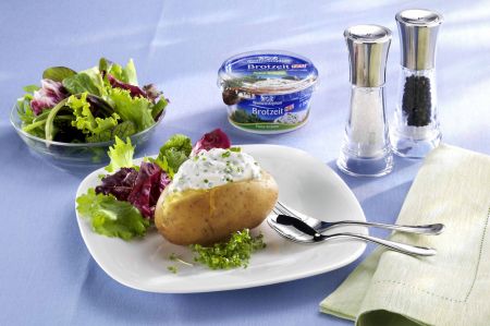 Eine ausgewogene Ernährung mit fettarmen, eiweißreichen Lebensmitteln lässt die Pfunde purzeln. Fettarme Ernährung